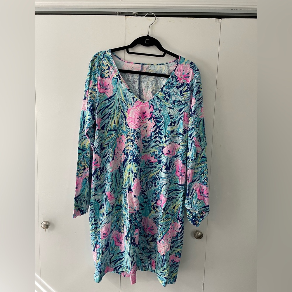 Lilly Pulitzer Davie Dress, XL. Print is lapis lazul. 37in shoulder to hem.
